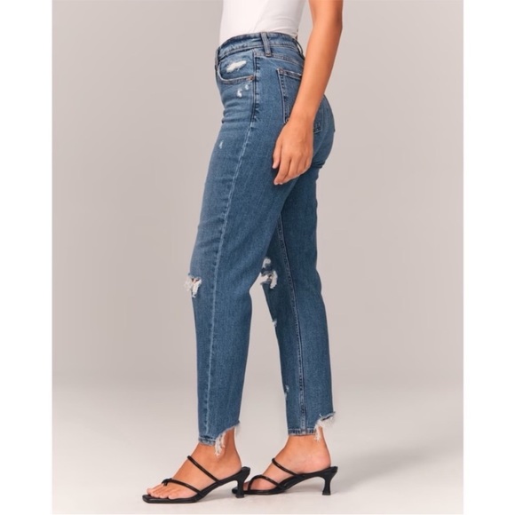✨NWT Abercrombie & Fitch Distressed The Mom High Rise Jeans Size 2 26 X SHORT - Picture 8 of 12